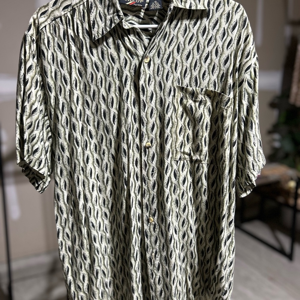 Thumbs up  Men's Geometric Pattern Shirt - Black and Cream